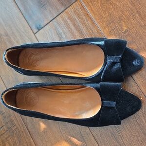 Elegant Black Velvet Bow Flats